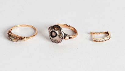 null 14K GOLD SILVER

Lot composed of two 14K gold rings including a ring adorned...