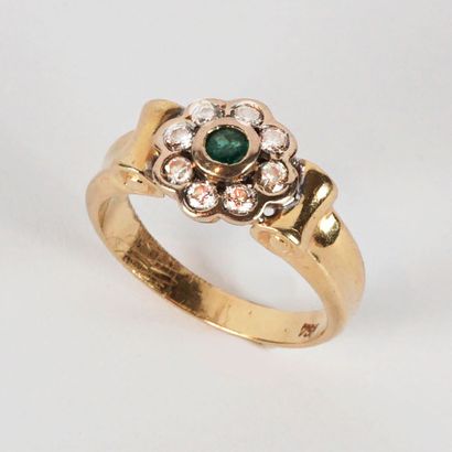 18K GOLD

18K yellow gold ring, set with...