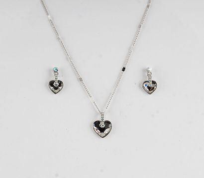 null SILVER PLATED HEART SETS

Lot composed of 18 "heart" sets (necklace, pendant...