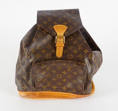 null LOUIS VUITTON

Louis Vuitton Montsouris backpack in Monogram canvas and natural...