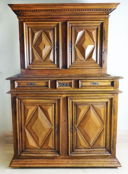 null Two parts cabinet in natural wood, Louis XIII period. Opens with two diamond...