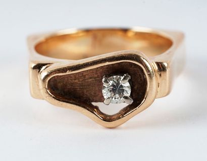 null OR 14K DIAMANT / 14K GOLD DIAMOND

Bague en or jaune 14K sertie d'un diamant...