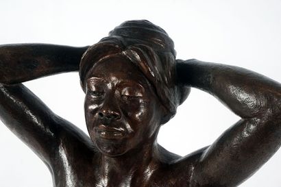 null TAYLOR, Frédérick Bourchier (1906-1987)

Buste d'un nu, mains derrière la tête

Bronze...