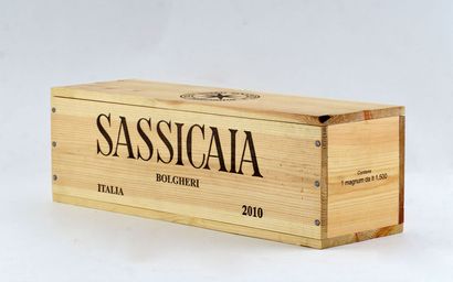 null Sassicaia 2010
Bolgheri Sassicaia D.O.C.
Niveau A
1 magnum
Boîte en bois d'...