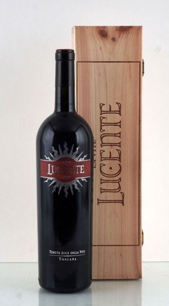  La Vite Lucente 2009 
Toscana I.G.T. 
Niveau A 
1 bouteille de 3L 
Caisse en bois...