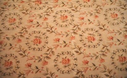null French Aubusson rug in the “Thousand flowers” ​​style

in wool with floral decoration...