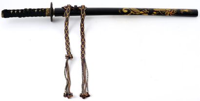 null SABRE JAPONAIS / JAPANESE SWORD

Un sabre japonais avec un fourreau en bois...