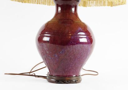 null CHINE / CHINA

Vase bouteille monté en lampe en porcelaine émaillé sang de bœuf...