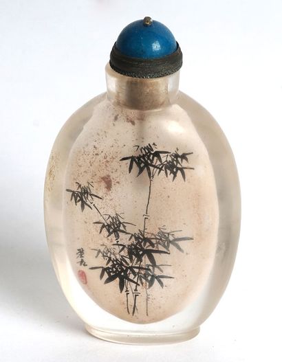 null TABATIÈRE / SNUFF BOTTLE

Glass snuff bottles painted on the inside with bamboo....