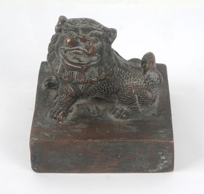 null CHIEN DE FO / FU DOG

Heavy official seal in copper surmounted by a Fu dog....