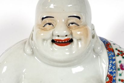 null BOUDDHA / BUDDHA

Statuette en porcelaine représentant le Bouddha. Chine, XXe...