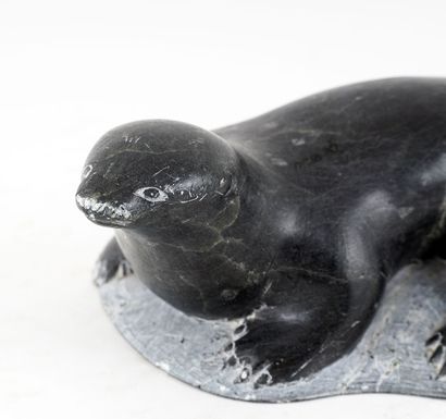null AMAMATUAK SIVUAK, Paulosie (1930-1986)

Otter

Sculpted soapstone

Signed and...