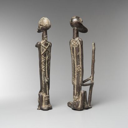 null MALI



Lot de deux statuettes de type Dogon, République du Mali

Alliage de...