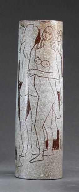 SUCSAN, Charles (1932-) Vase cylindrique en céramique émaillée à décor de nus. Circa...