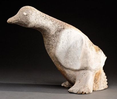 ÉCOLE INUIT XXe Grand oiseau Os de baleine et ivoire Certificat identifiant l'artiste,...