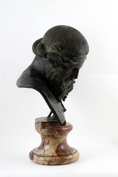 null ÉCOLE EUROPÉENNE XIXe

Buste de Dionysus

Bronze à patine foncée sur socle en...