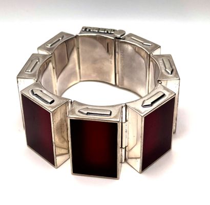 null SCHLUEP, WALTER (1931-2016)

Bracelet en argent formé de 8 segments rectangulaires...