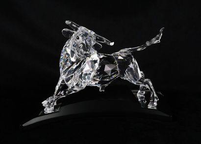 null "The Bull", figurine taurine en cristal taillé SWAROVSKI par l'artiste ADI STOCKER,...