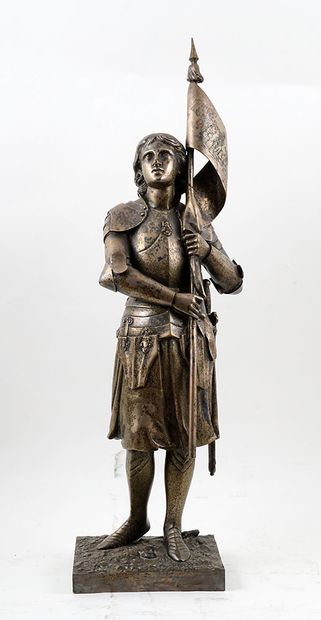 null CHERTIER, A. (Actif XIXe)

Jeanne d'Arc portant un oriflamme

Bronze à patine...