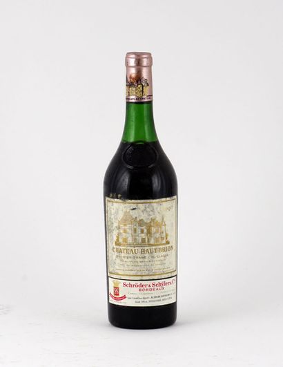  Château Haut-Brion 1970 
Graves Appellation Contrôlée 
Niveau bas 
1 bouteille