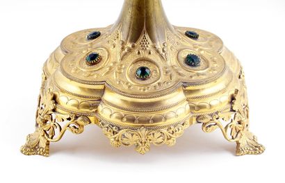 null OSTENSOIR / MONSTRANCE



Monstrance with tripod base in gilded metal. The lunula...
