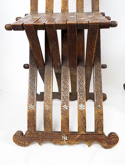 null DAMASCUS





Set of five folding chairs in the style of Damascus with decoration...