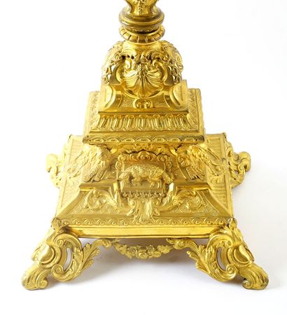 null OSTENSOIR / MONSTRANCE



Important monstrance with a quadripod base in gilded...