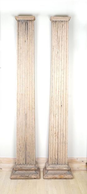null PILASTRE



Paire de pilastre rectangulaires en bois cannelé.



251.5 cm x...