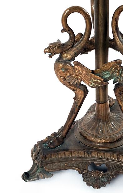 null CHIMERAS





Gilt metal lamp base with tripod decoration of winged chimeras.





Height:...