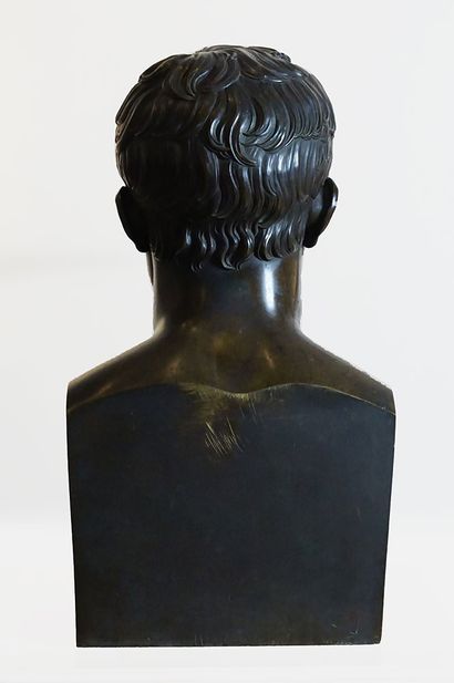 null CHAUDET, Antoine Denis (1763-1810)

"Napoléon"

Bronze

Titré et signé sur la...