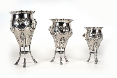 null Set of nine sterling silver goblets including 4 small (H: 10,5cm - 4,25''),...