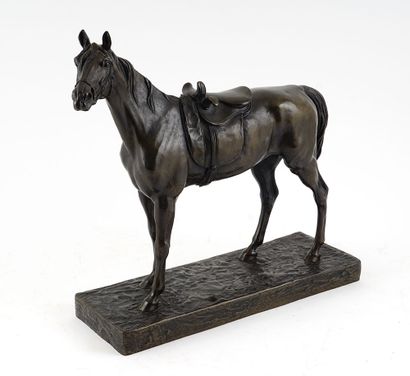  MOIGNIEZ, Jules (1835-1894) 
Cheval en selle 
Bronze à patine foncée 
Signé sur...