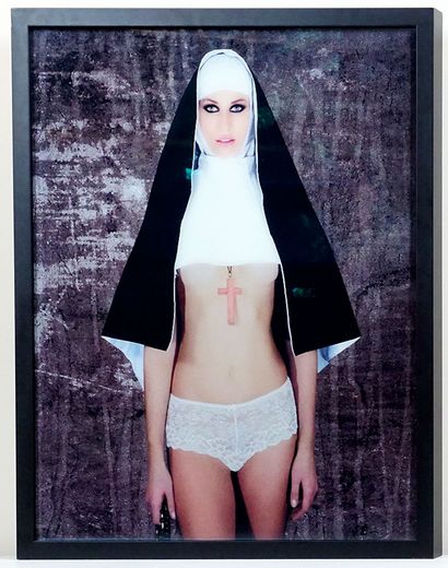 null PLAISANCE, Cécile (1968-)

"Nun Olga"

Photographic print on lenticular sheet

Signed,...