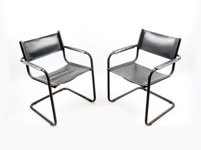 BAUHAUS 
 
Pare de chaises de style Bauhaus...