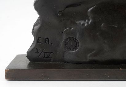 null VAILLANCOURT, Armand (1929-)
"Coulée de Lave" (1967)
Bronze à patine foncée
Signée...