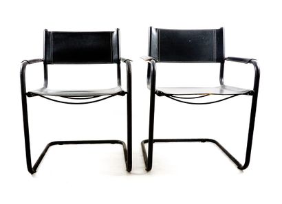 null BAUHAUS

Set of chairs in Bauhaus style with tubular structure in black enamelled...