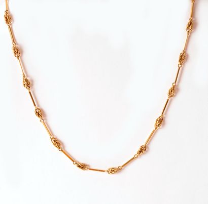 null 18K GOLD 
18K gold chain composed of openwork segments. 
Gross weight:26.1 g...