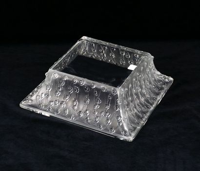 null LALIQUE - Square vase "Roses" in molded crystal, the sides punctuated with a...