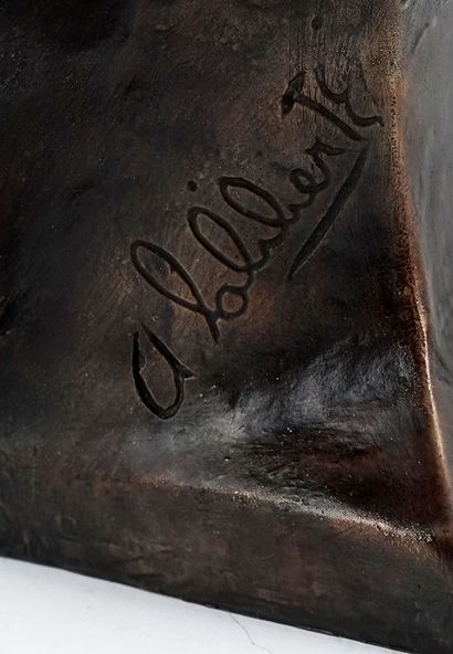 null LALIBERTÉ, Alfred (1878-1953)
Dollard des Ormeaux
Bronze à patine brune
Signé...