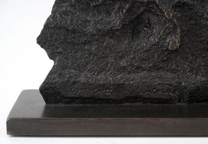 null VAILLANCOURT, Armand (1929-)
"Coulée de Lave" (1967)
Bronze with dark patina
Signed...