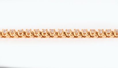 null 14K GOLD DIAMONDS
Tennis bracelet in 14K yellow gold set with 54 round brilliant...