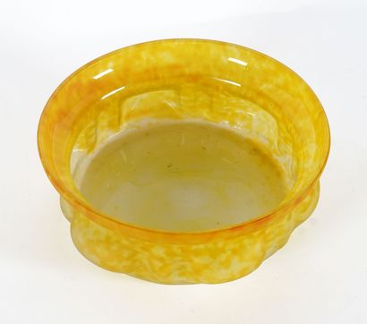 null Large DAUM NANCY cup in glass speckled with yellow and orange, lobed around...