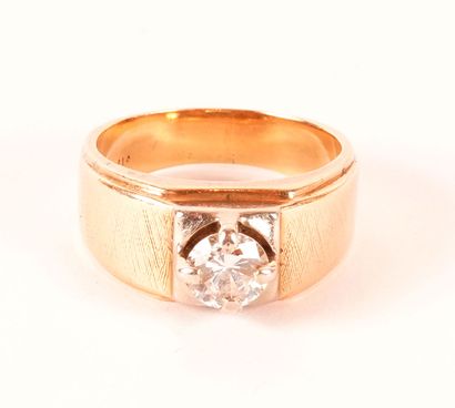 null OR 10K DIAMANT / 10K GOLD DIAMOND
Bague en or jaune 10K sertie d'un diamant...