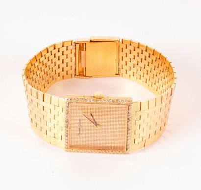 null BUECHE GIROD
Bueche Girod watch in 18K gold, rectangular case, dial set with...