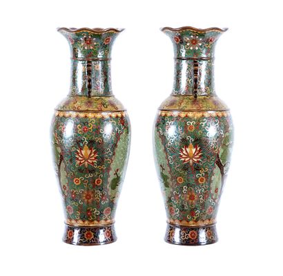 null CHINE / CHINA



A pair of copper cloisonné 'Cranes of Longevity' ground vases....