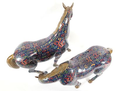 null CHINE / CHINA

A pair of copper cloisonné 'Twin Horses' statues. Ch'ieng-lung...