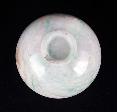 null JADEITE



Small jadeite cup. 

China, 20th century



Height with base : 8cm...