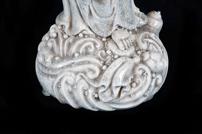 null AVALOKITESVARA


Une figure d'Avalokitesvara en Blanc de Chine émaillé craquelé....