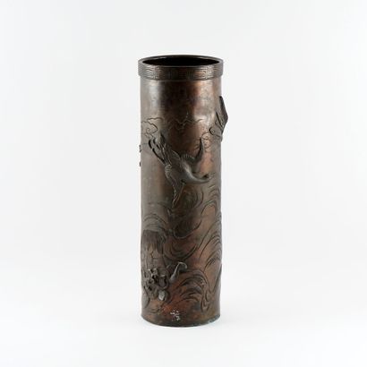 null PÉRIODE MEIJI / MEIJI PERIOD 



Bronze cylindrical vase, decorated with cranes...