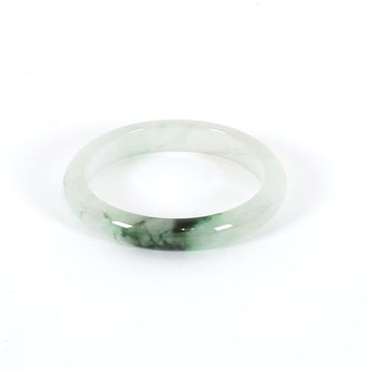 null JADE

Bracelet en jadéite tachetée. XXe siècle.

Diamètre intérieur : 6.3cm...